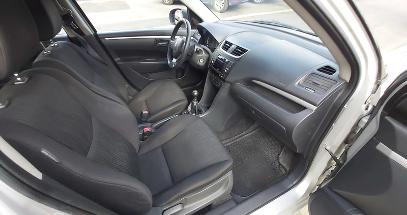 Suzuki Swift cena 19900 przebieg: 205000, rok produkcji 2012 z Wrocław małe 46